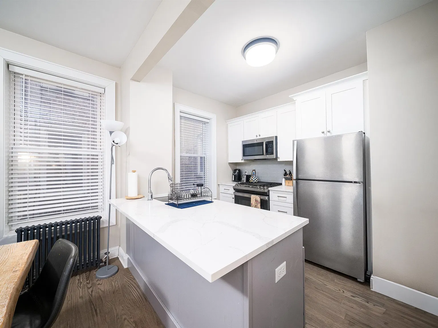 2 bed, 1.0 bath, $2,700 — Photo 3