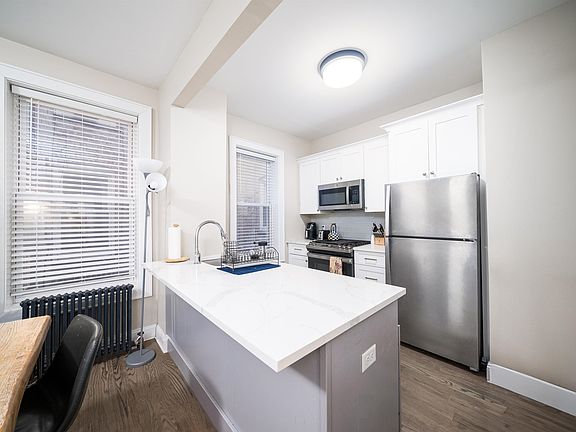 3rd image of 12 Oak St APT 3