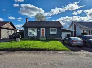 478 New St, Renfrew, ON K7V 1G8