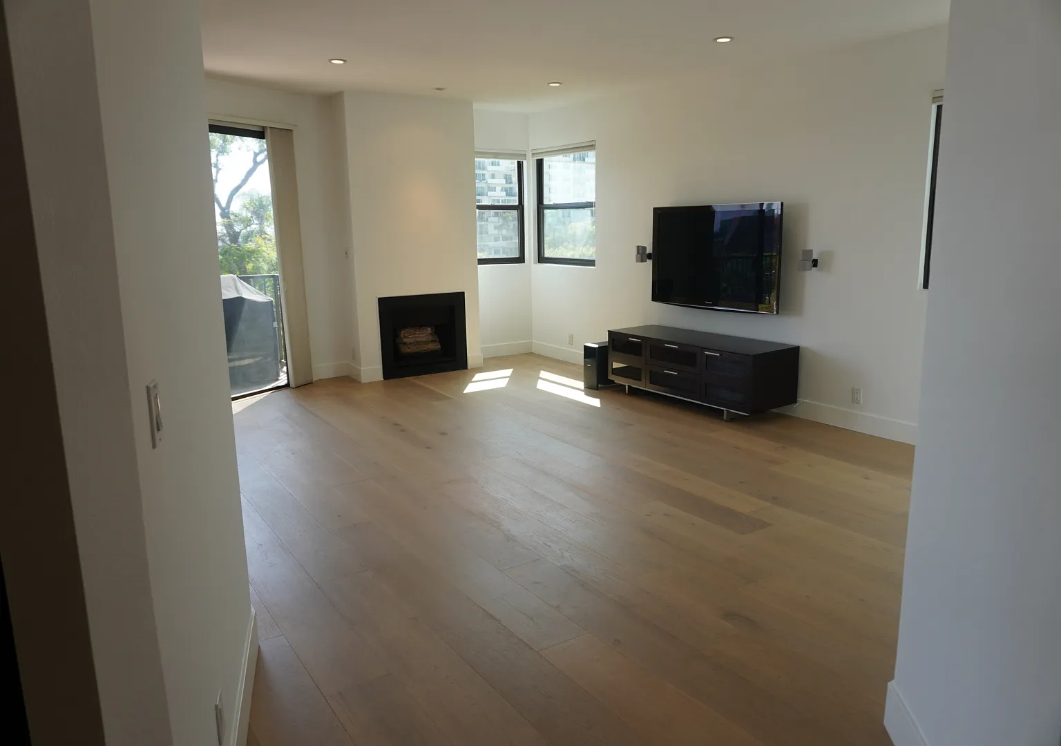 2 bed, 1453 sqft, $6,295 — Photo 1