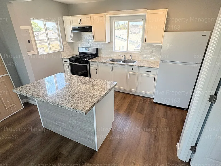 303 El Tejon Ave — Photo 12