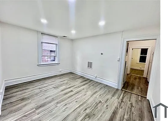 8 Seymour St — Photo 4