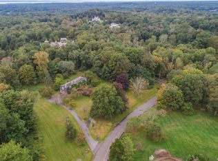 2 Crown Ln, Greenwich, CT 06831