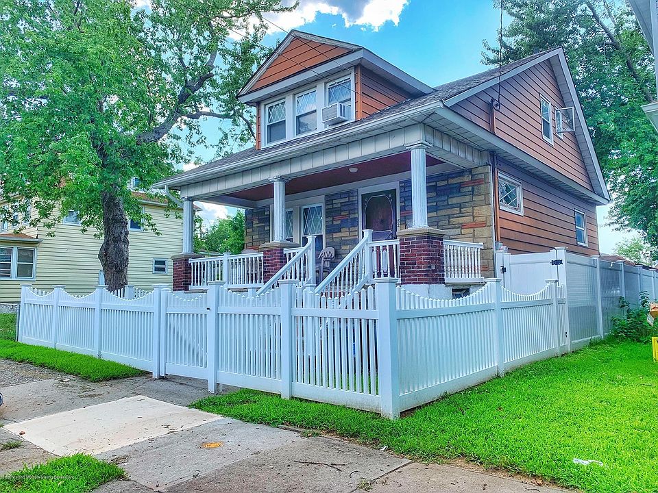 1st image of 82 Erastina Pl