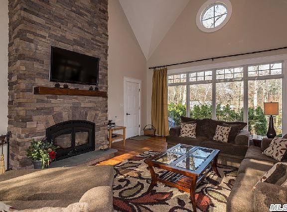 4th image of 39 Woodland Dr
