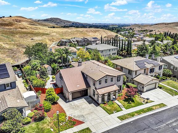 3rd image of 2408 Sanctuary Drive