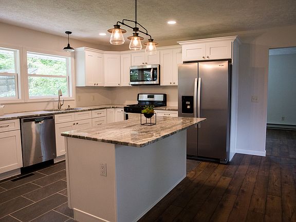 5th image of 16 Terrace Dr
