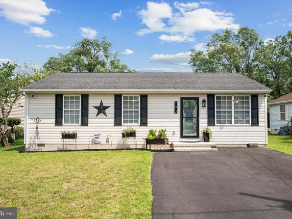 192 Arch St, Martinsburg, WV 25401