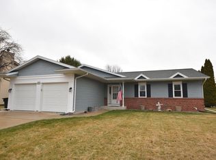 N170W20224 Willow Ridge Dr, Jackson, WI 53037