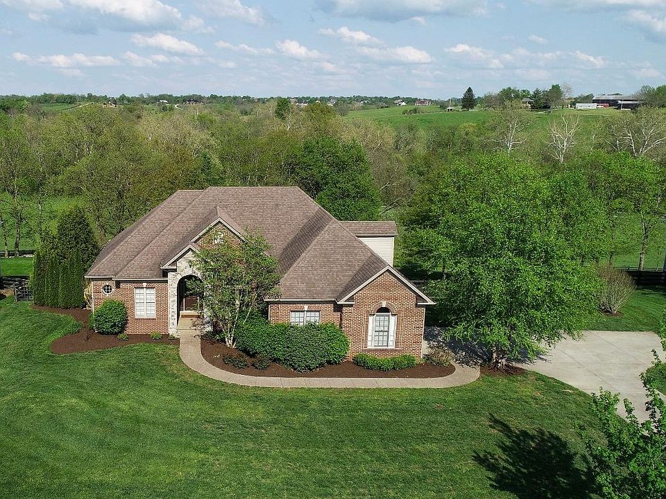 1st image of 307 Whispering Brook Dr