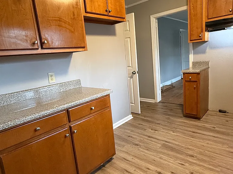 1514 Highland Ave — Photo 4