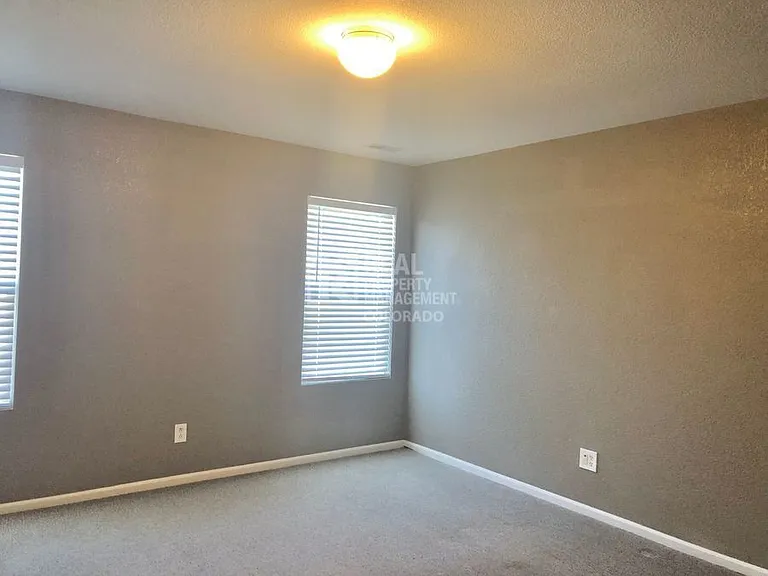 4020 Berwick Ln — Photo 7