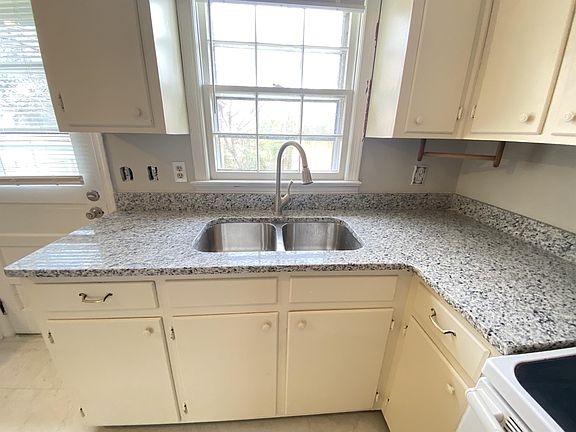 3rd image of 9243 Atwood Ave #B