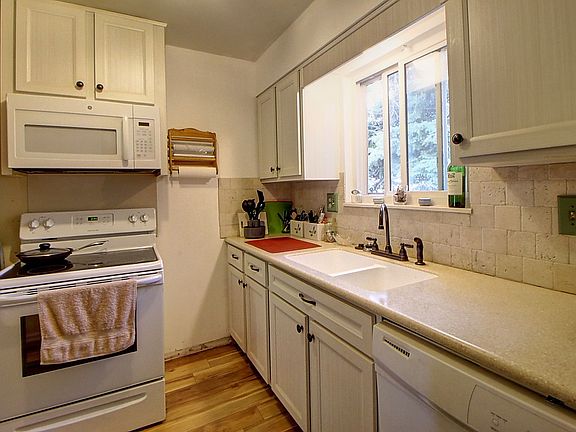 4th image of 7963 York St APT C