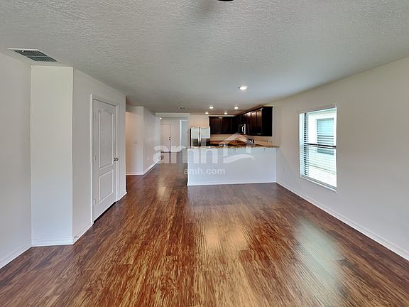 5th image of 1124 Brenton Leaf Dr