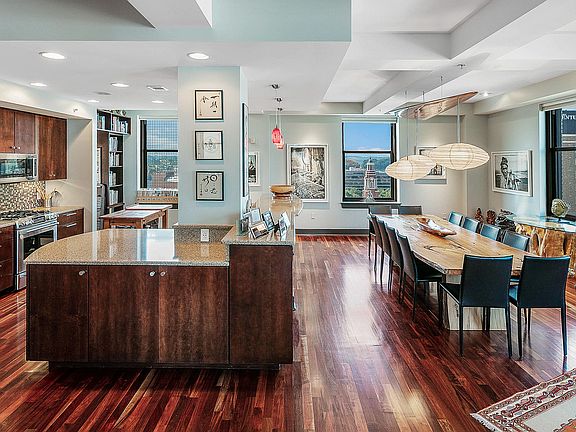 4th image of 531 S Gay St APT 1202
