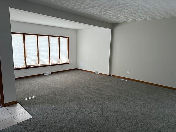 2nd image of 299 Commonwealth Ave #1