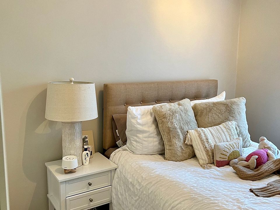 2nd Bedroom or use as office