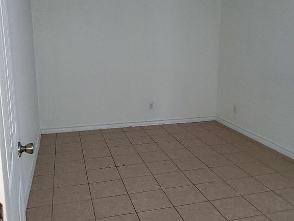 4th image of 2452 E Los Ebanos Blvd #1