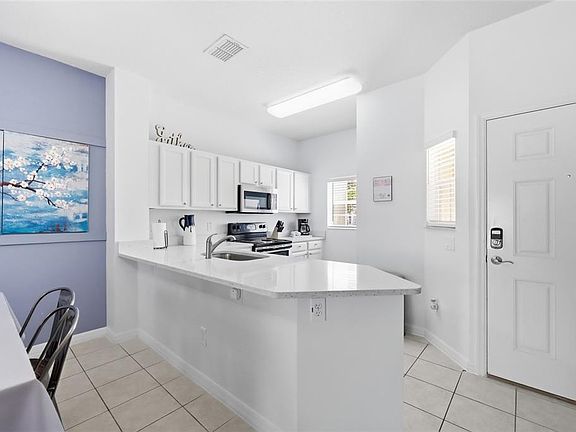 5th image of 1120 LAS FUENTES DRIVE