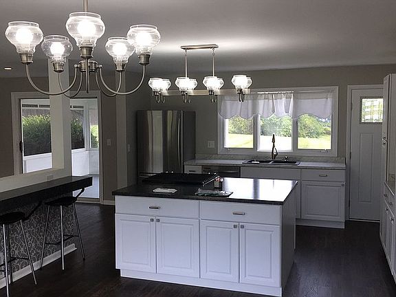 2nd image of 514 Basswood Dr
