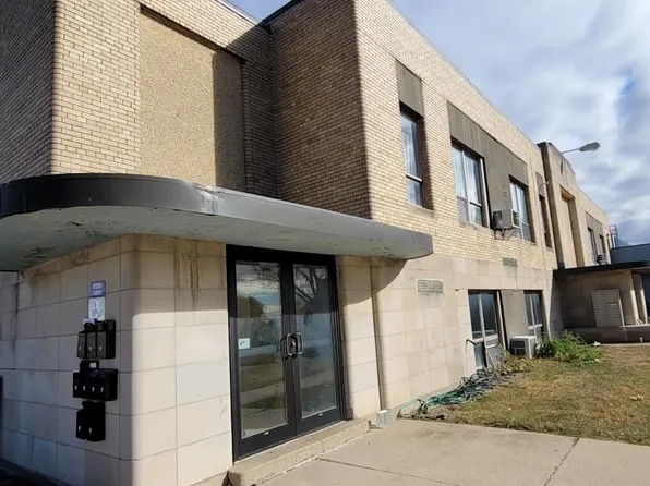 345 6th St #302, La Salle, IL 61301