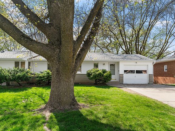 3rd image of 5208-5210 Grandview Ln