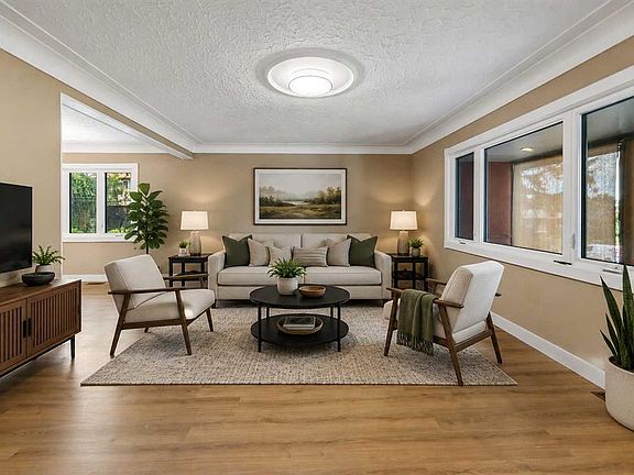 4th image of 5923 E Thorncliffe Dr NW