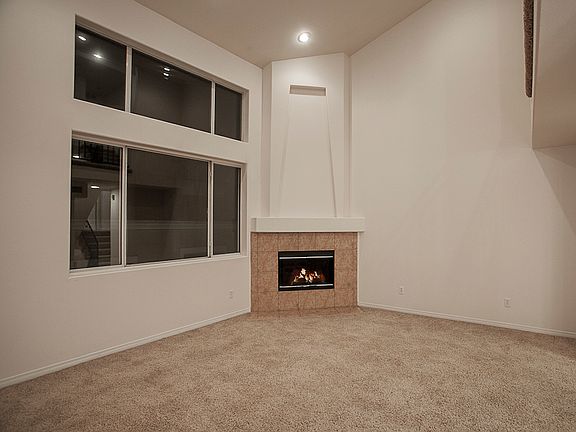 4th image of 10924 Bloomfield St APT 3