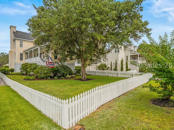 104 Patrick Dr, Beaufort, SC 29902