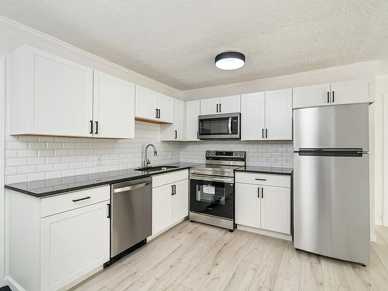 331 Sarvis Dr — Photo 17