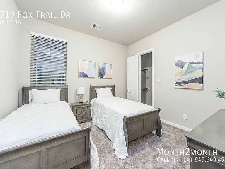 8719 Fox Trail Dr — Photo 13