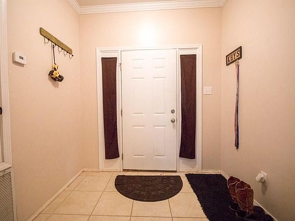3rd image of 8260 Woodbend Dr