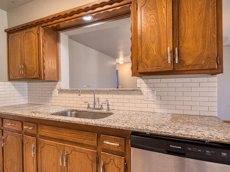 303 Kimberly Ln — Photo 6
