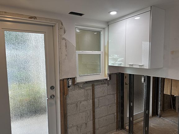 3rd image of 1025 SE 2nd Avenue #105