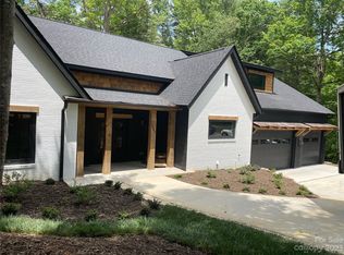 297 Rugby Rd, Hendersonville, NC 28791