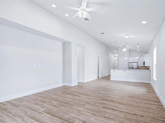 5th image of 962 SW 27th St
