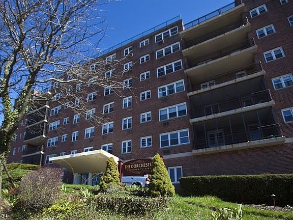 3rd image of 415 Claremont Ave #C004b-42