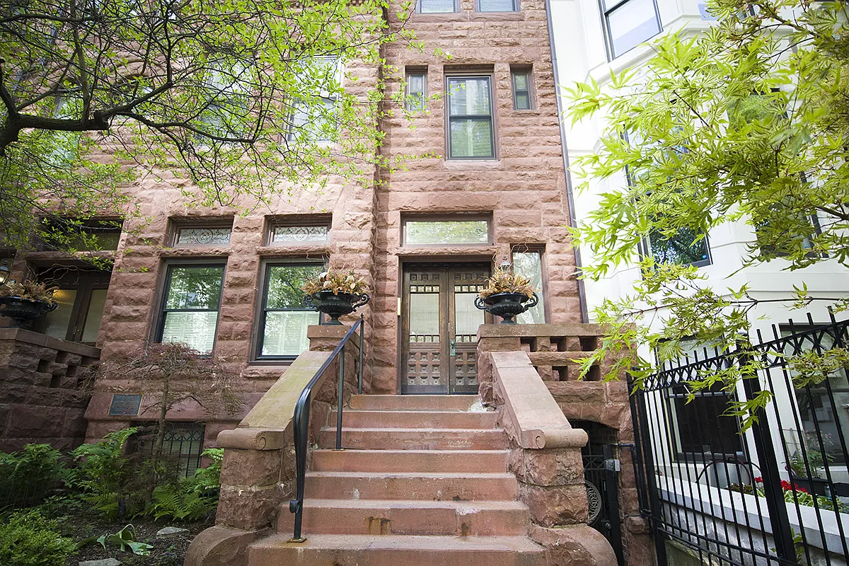 1228 Front entrance - faces east - 1228 N Dearborn St #2F