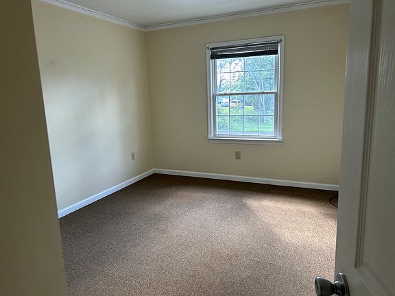 Front bedroom (12' x 12', view from hall)