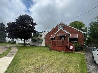 1420 Maple Leaf Dr, Erie, PA 16508