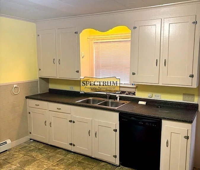 83 Oakland St — Photo 2
