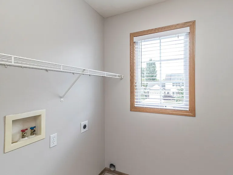 340 NE Carefree Ln — Photo 11