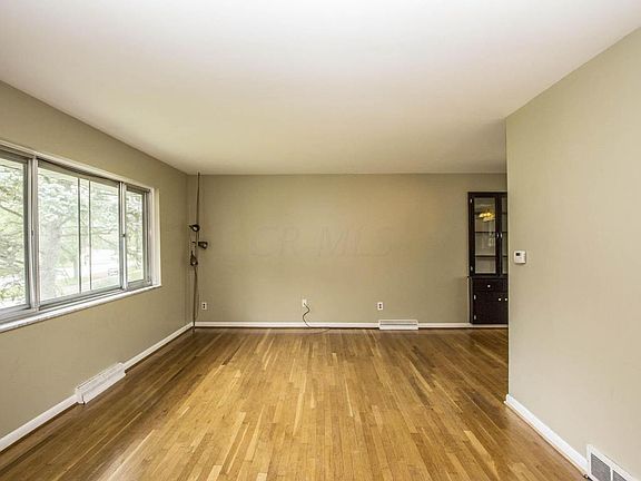 4th image of 499 Sioux Dr