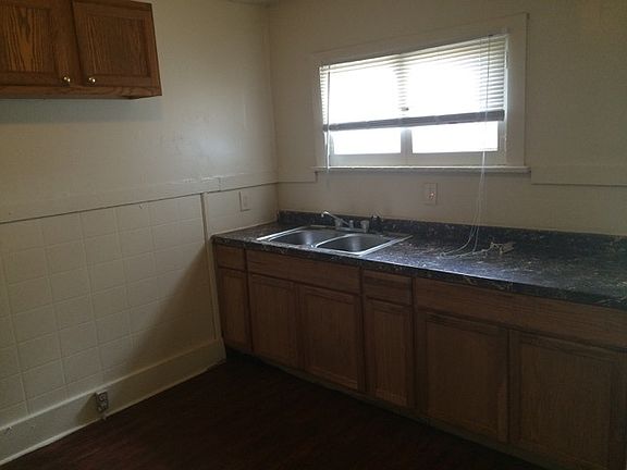 3rd image of 4338 Ravenwood Ave
