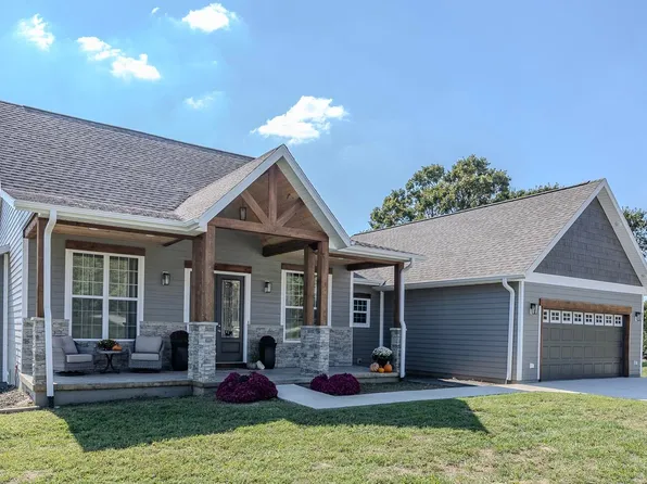 2061 Tower Road, Marshfield, MO 65706