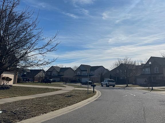 4th image of 332 Summerfield Dr