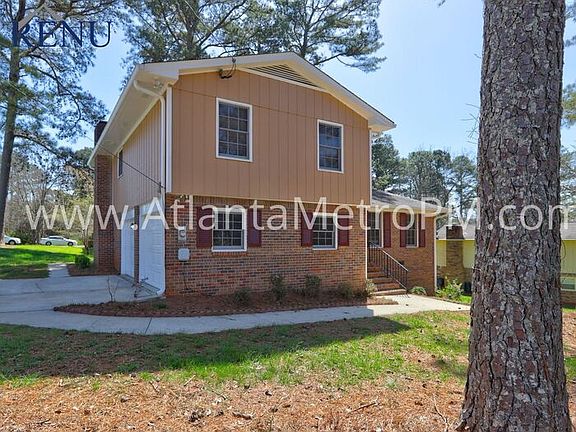3rd image of 3467 Larch Pine Dr NW