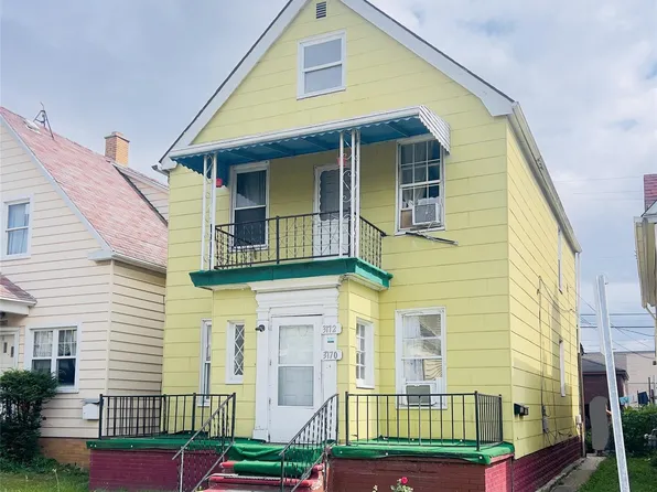 3170 Jacob St, Hamtramck, MI 48212