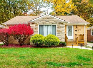 6243 Mandalay Dr, Parma Heights, OH 44130